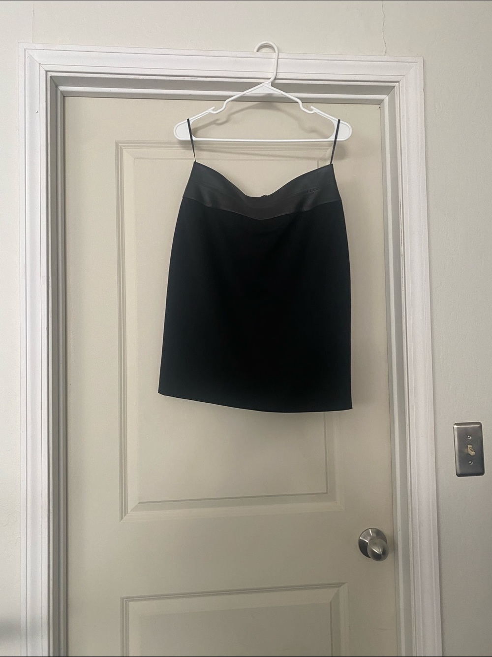 Lafayette 148 New York Black Pencil Skirt with Leather Trim at Waist.  Size 6